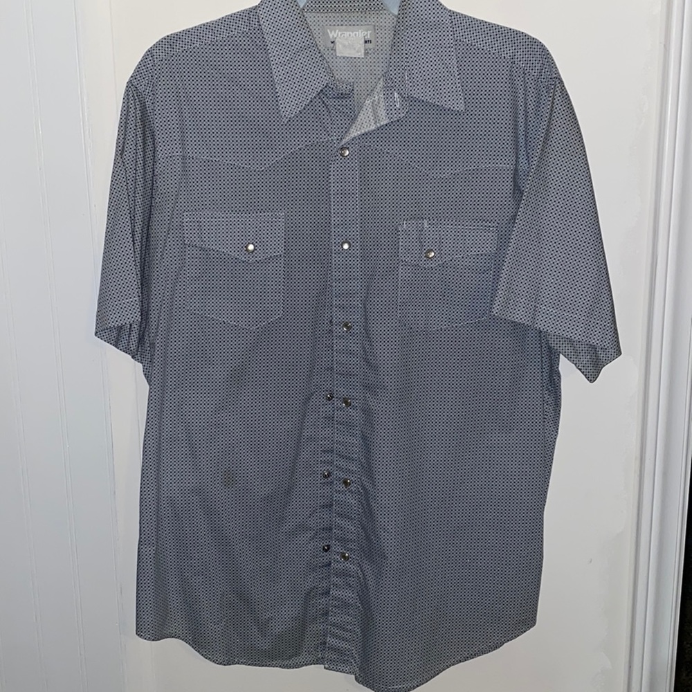 Short sleeve pearl snap button up